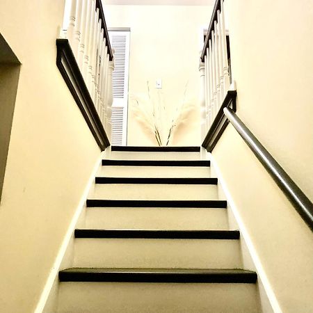 B2 A Private Room In Naperville Downtown With Desk And Wi-Fi Near Everything ภายนอก รูปภาพ