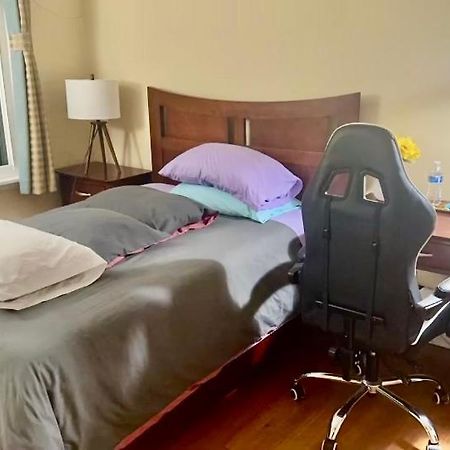 B2 A Private Room In Naperville Downtown With Desk And Wi-Fi Near Everything ภายนอก รูปภาพ